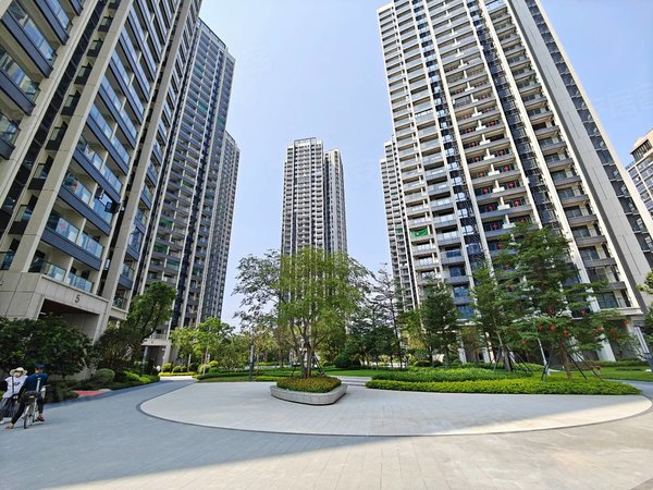 深圳宝安后亭嘉富宝禧花园嘉富宝禧高层朝南三房,随时看房,停车免费