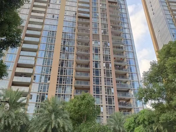 深圳南山科技园阳光粤海花园9号线粤海门地铁口 阳光粤海精装3房出租