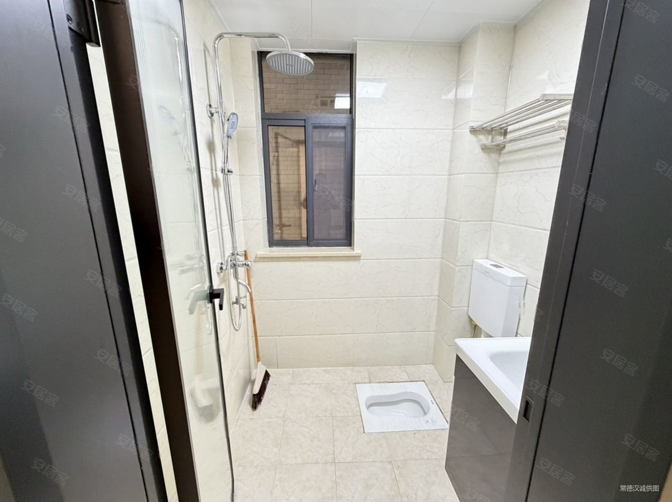 怡景御园3室2厅2卫120㎡南北52万