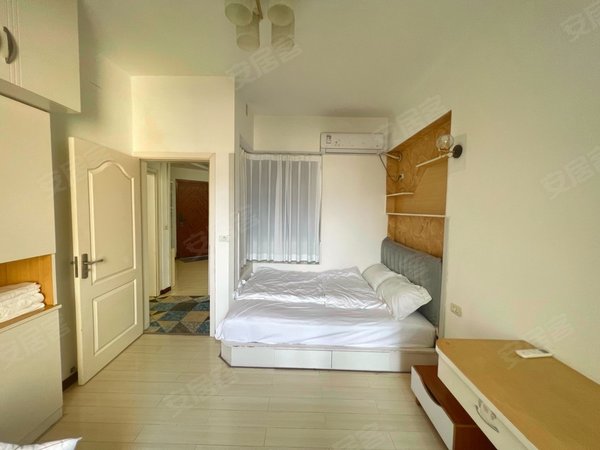 重庆渝中朝天门庆隆海客瀛洲朝天门 海客瀛洲两房 看江 可做民宿 2600