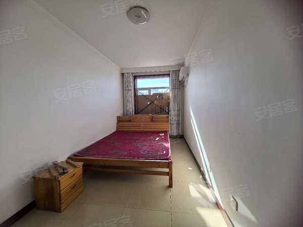 莱芜莱城莱城城区滨河花苑1100元六区滨河花苑精装三室拎包入住出租