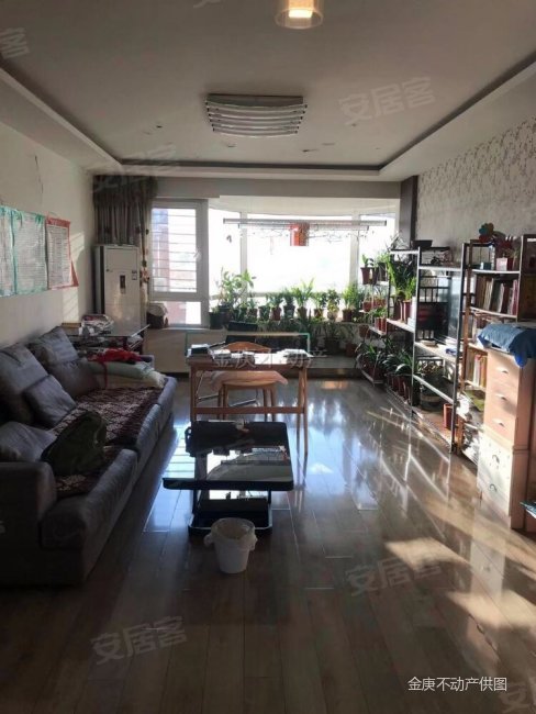 急售香堤湾带电梯满五南北通透临地铁双卫格局