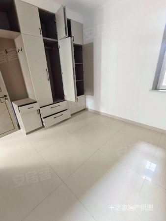 公园附近电梯房精装修 3室 带下室 可房贷 可随时看房,腾跃苑二手房