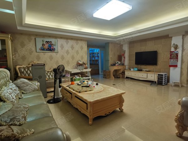 【多图】佳和花园,五一广场租房,佳和花园 4室2厅2卫 电梯房 精装修