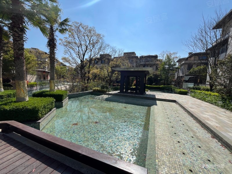 滇池路华夏天璟湾中心水景旁大双拼别墅精装修急售