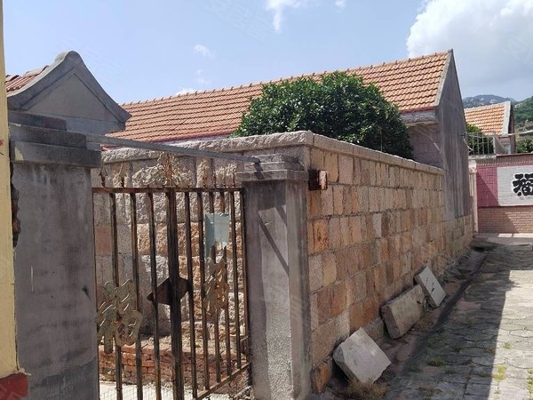 青岛崂山沙子口小河东村自建房崂山沙子口小河东村,平房带院,停车方便