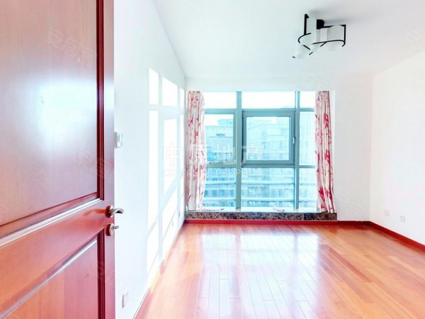 【多图】古北瑞仕花园,古北租房,小区中心位置,采光充足,繁华地段