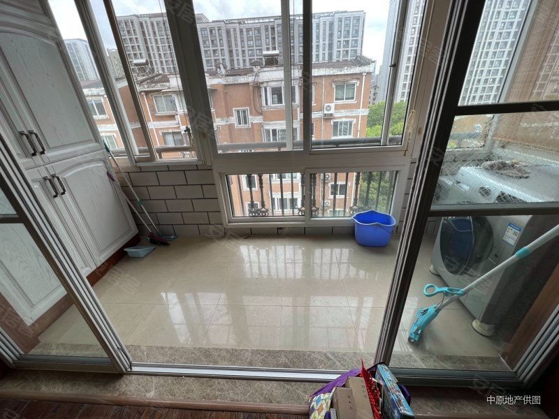 长阳新苑 交通便利 商品住宅 满五   精装可拎包入住