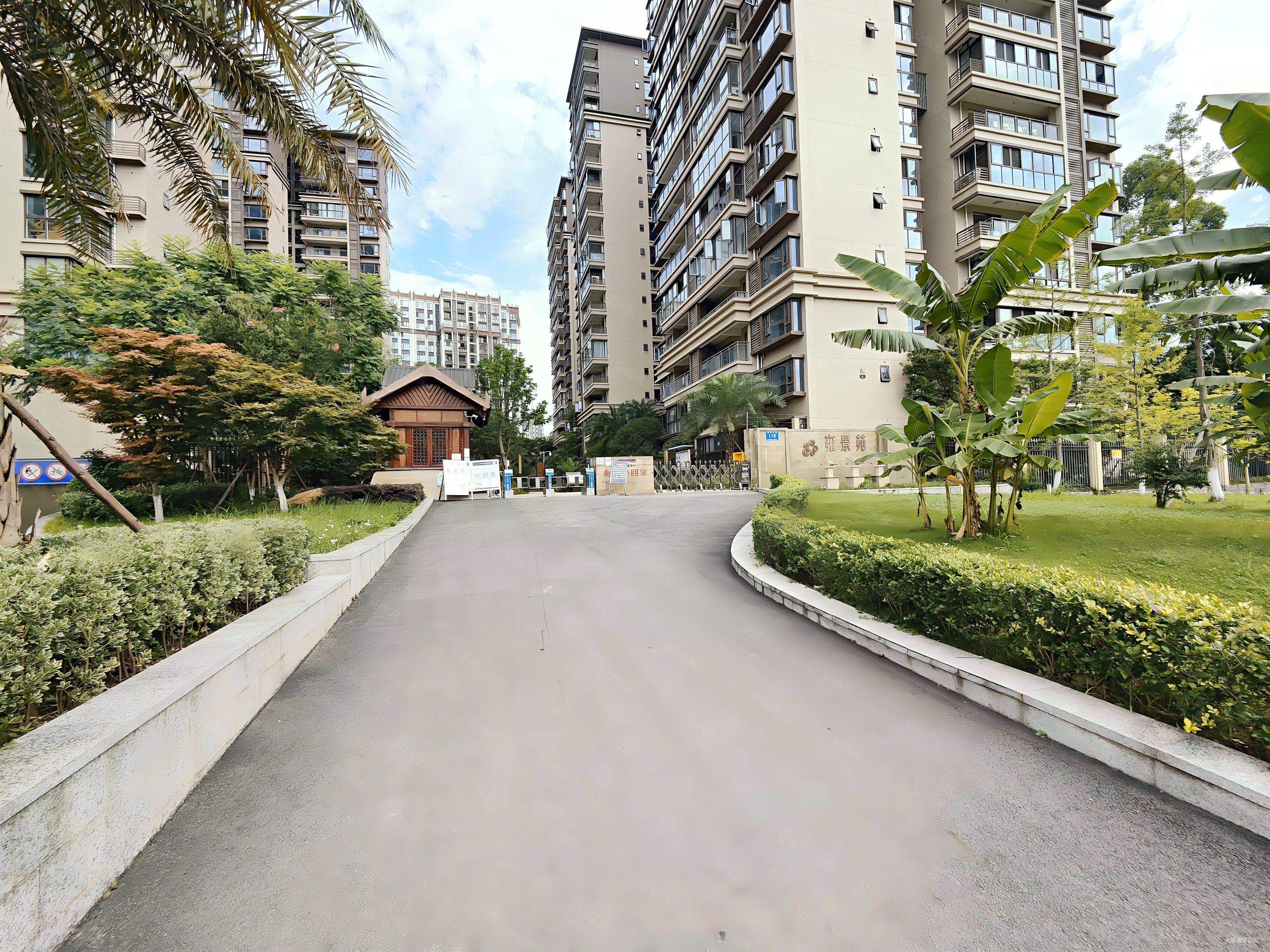 新津城区 精致四房 高楼层视野无遮挡 送产权车位 商品房,雍景苑二手