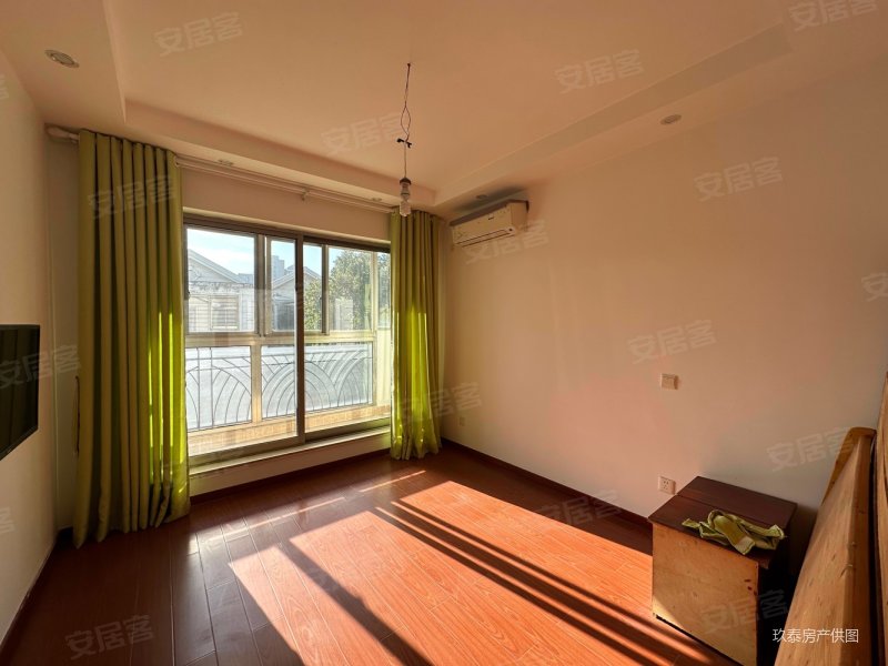 蓝堡边套大别墅带大花园大露台主要房东急售置换小套随时看