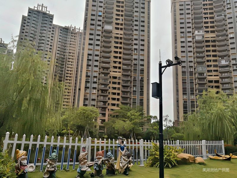 美的翰湖苑128方135万 南向 业主急售 价格可以谈随时看