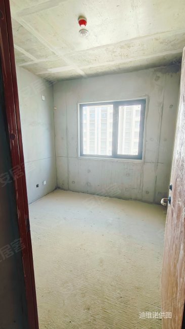 逸景佲园3室2厅2卫115.95㎡南北110万