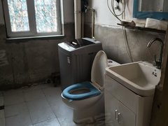 鞍山千山汤岗子日新小区 2室1厅1卫出租房源真实图片