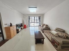 河池金城江金城江城区一小附近公路局电梯四房，可配套齐全，房子南北通透，看房方便！出租房源真实图片