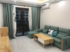 锦绣龙湾 三房放租 家私家电齐全 拎包入住 小区环境舒适！