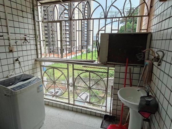 深圳光明光明富安花园光明虹桥公园旁富安花园三房 中间楼层 干净整洁