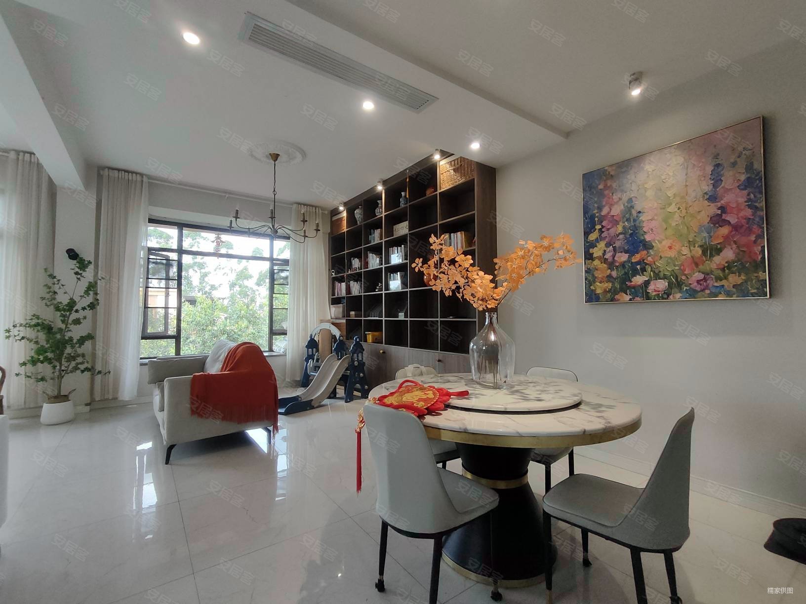 观湖园7室2厅4卫150.9㎡南北878万