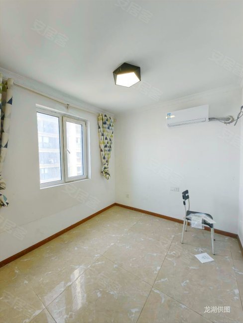 正大龙湖物业租售中心  价可谈 三个阳台南北通透 中等楼层