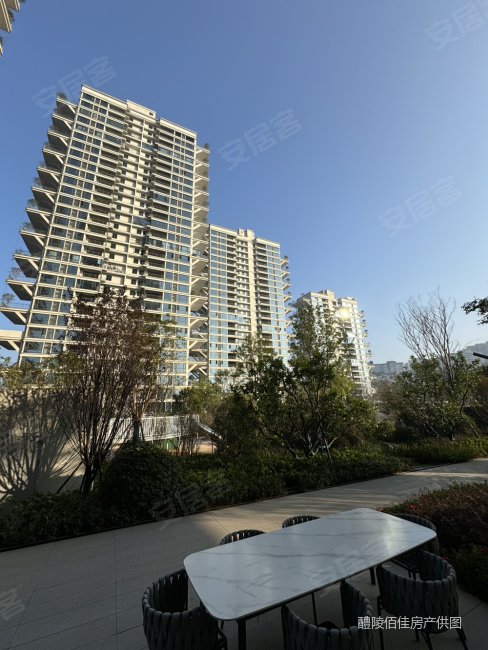 822急卖比售楼部少40万滨湖壹号中间好楼层纯剪漏