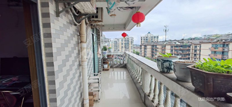 八中旁东山花园3室南北通透满五年超大阳台