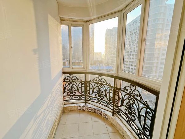 青岛市南燕儿岛路绿岛花园无中介 可月付 靠近燕儿岛路地铁口 远洋