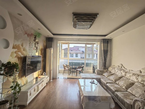 青岛平度市政府奥园水岸豪庭房子装修明亮,干净板正,业主人特好出租