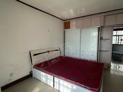 宁津城区德百广场出租南环小学附近两室一厅,室内干净整洁,可以随时入住出租房源真实图片