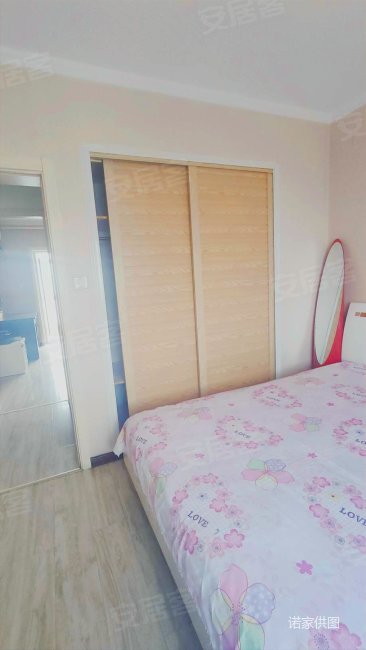 星宇花园高楼层采光充足满五有电梯精装可拎包入住