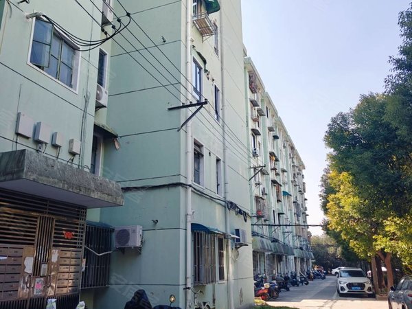 上海宝山高境逸仙路1321弄3支弄小区字节房补内 近地铁 精装整租一房一厅 边套全明 南北通透出租房源真实图片