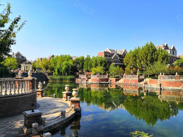 济南章丘圣井重汽莱蒙湖(别墅)重汽莱蒙湖(别墅) 6室6厅7卫出租房源