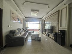 河池金城江金城江城区城东电梯两房精装修家电家具齐全，拎包入住密码锁，看房方便。出租房源真实图片