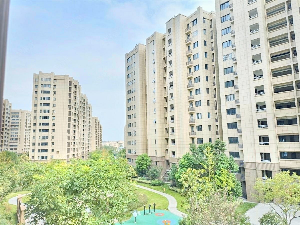 改善型大三房 双卫双阳台 近方州地铁口 纯东边户 雄州 ,珑翠芳庭二手