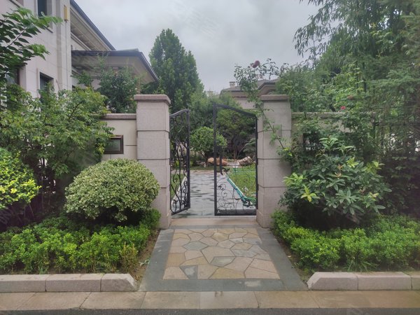 潍坊高新区新市府泰和上筑(别墅)可做会所占地一亩泰和上筑独栋别墅