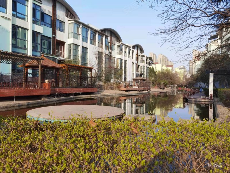 天山水榭花都(裕华)4室2厅2卫174㎡南北265万