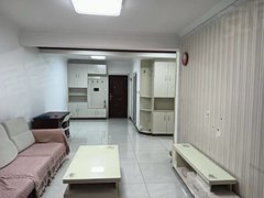 莱芜莱城莱城城区天泰绿城三居室电梯房1000一个月，随时看房出租房源真实图片