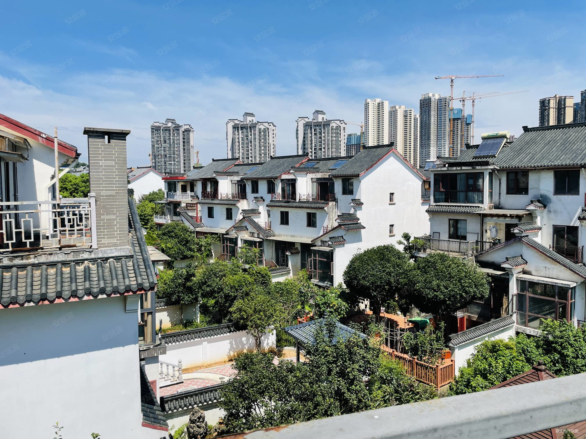 汀湘十里(别墅)6室2厅4卫451.38㎡北1200万