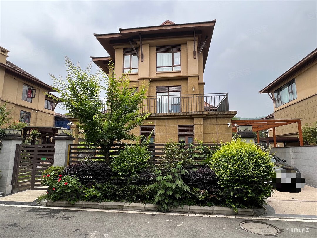 御青城度假别墅6室4厅6卫250.36㎡南北598万