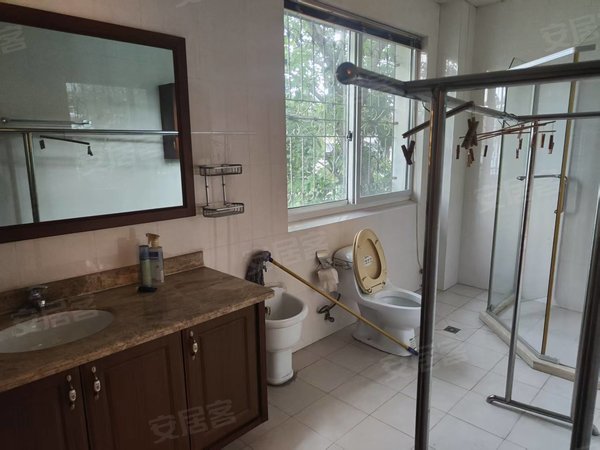 金华金东金义都市新区四季新城(别墅)6室3厅3卫拎包入住家电家具齐全周边配套设施齐全带花园出租房源真实图片