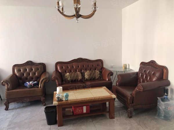 青岛崂山金家岭金岭花园(a区)金岭花园a区 精装套二 家具家电齐全