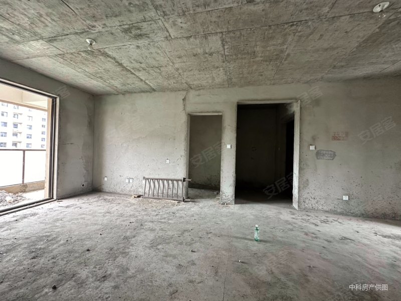 北区金泰御澜湾洋房142平米 四室二卫毛坯四开间朝阳看中可谈