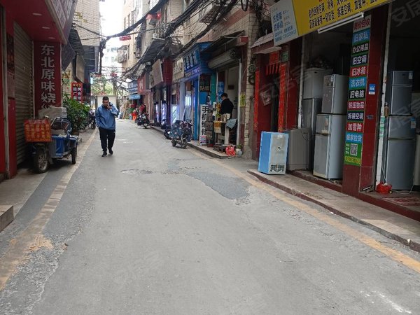 广州天河岑村岑村沙埔大街自建房路边单间下楼50m到公交站出租房源