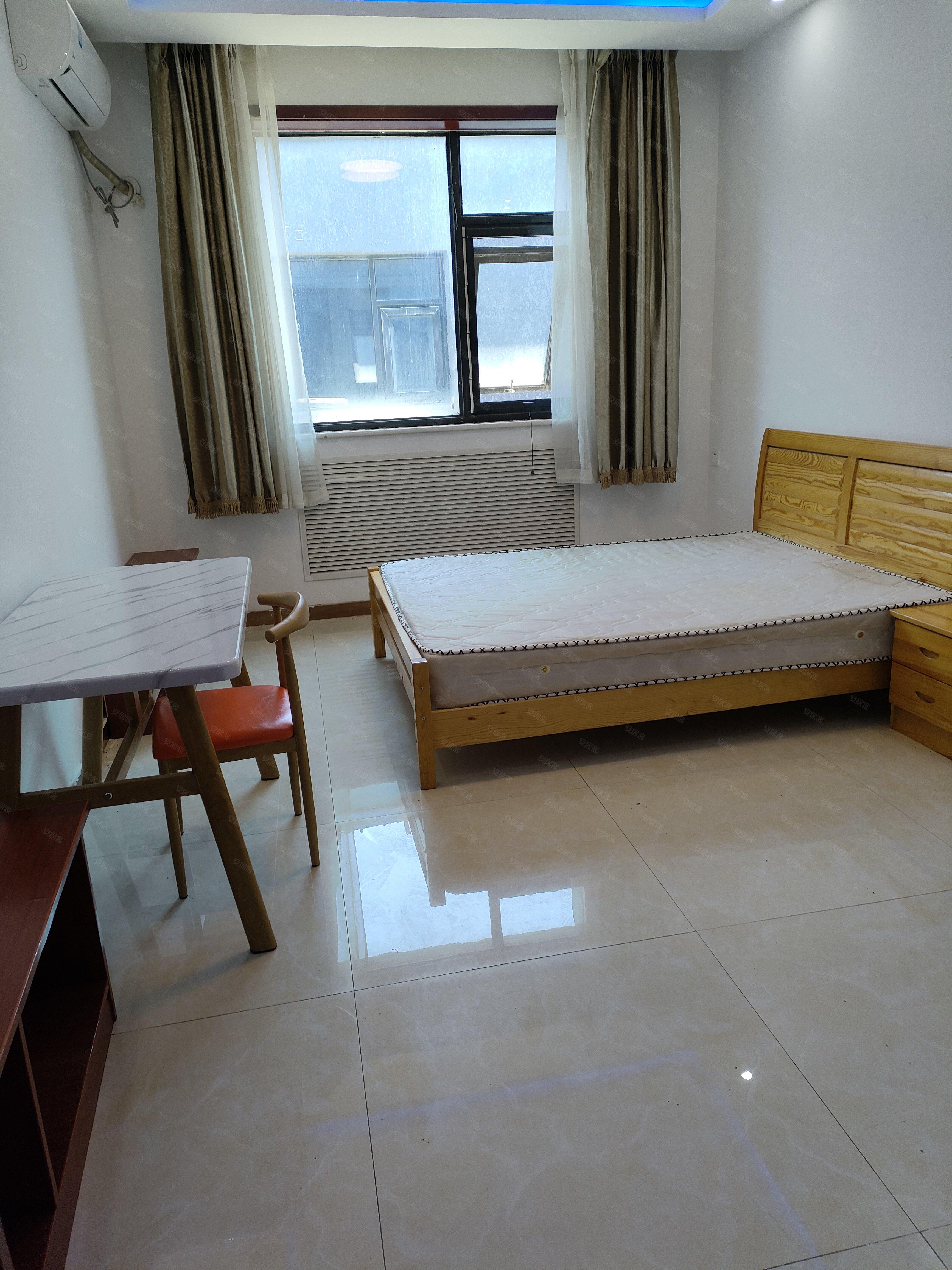 各种户型单间,复式1室1卫    20m05东坝  皮村住房来自品牌公寓京屋