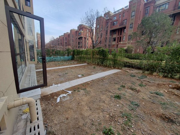 青岛城阳白云山公园青特小镇e区青特小镇五期.