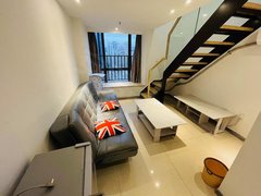 肇庆端州新东敏捷城广场旁，复式两房公寓，家私家电齐全，拎包入住。出租房源真实图片