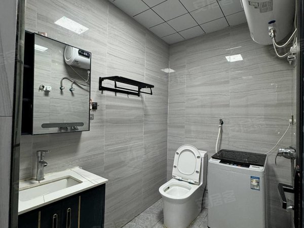 金华浦江县市中心江南新村一区大桥南路18号华婷公寓，两室一厅带阳台出租出租房源真实图片