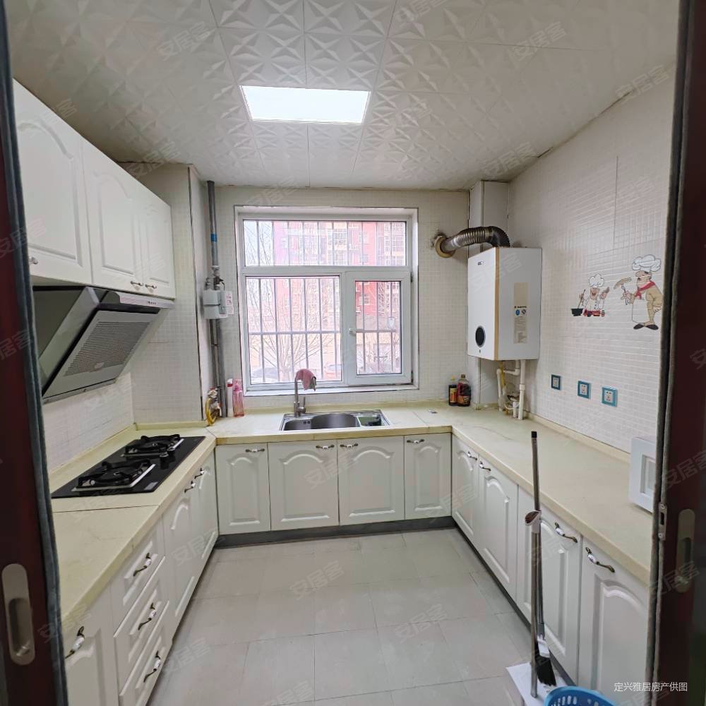 恒诚金玉华庭3室2厅1卫118㎡南北77万