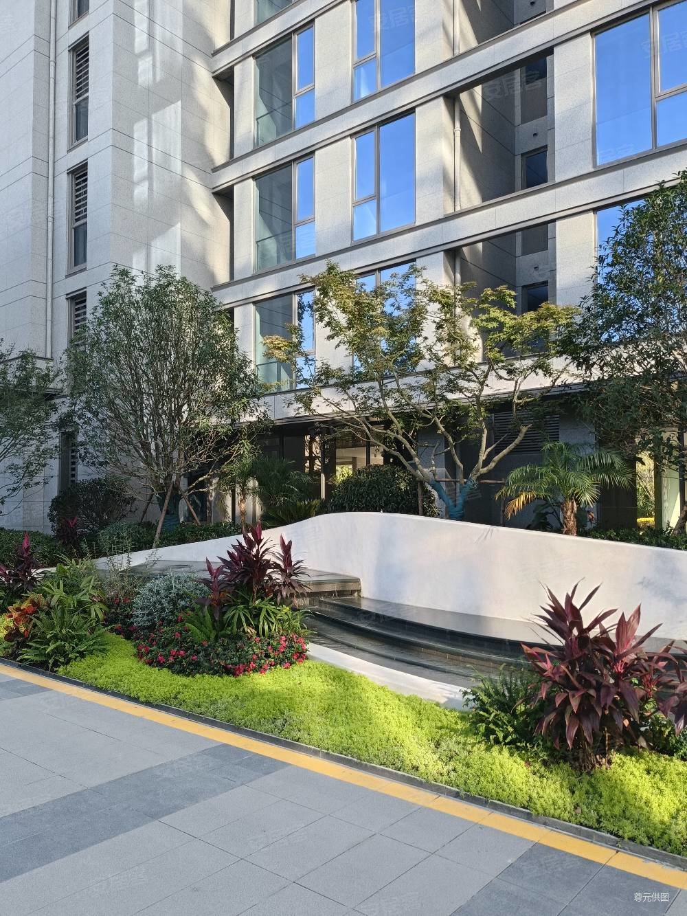 堂樾庄4室2厅3卫231㎡南北530万