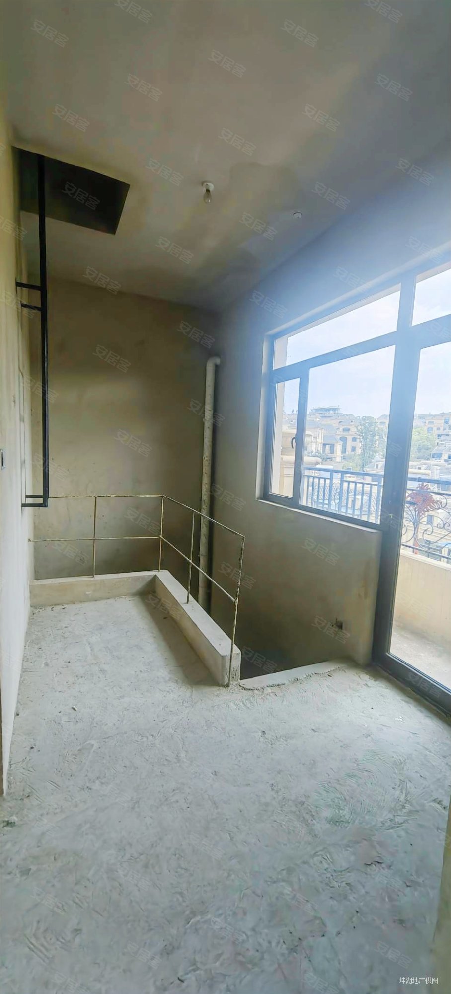 叠加别墅带3个露台可看水景客厅8米大中空