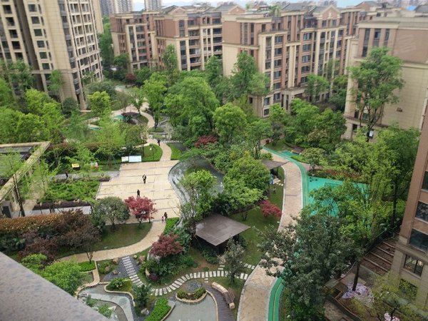 重庆渝北照母山约克郡景悦家私全齐拎包入住,小区环境很不错约克郡