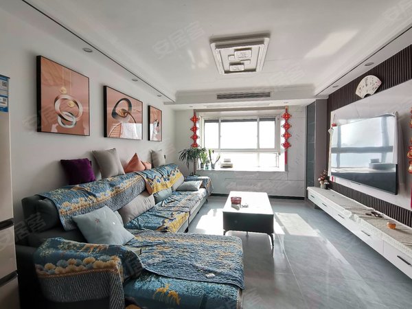 徐州丰县丰县城区紫薇花园(丰县)新城区 紫薇花园 三室 精装修 暖气房 家具家电齐全 价格低出租房源真实图片